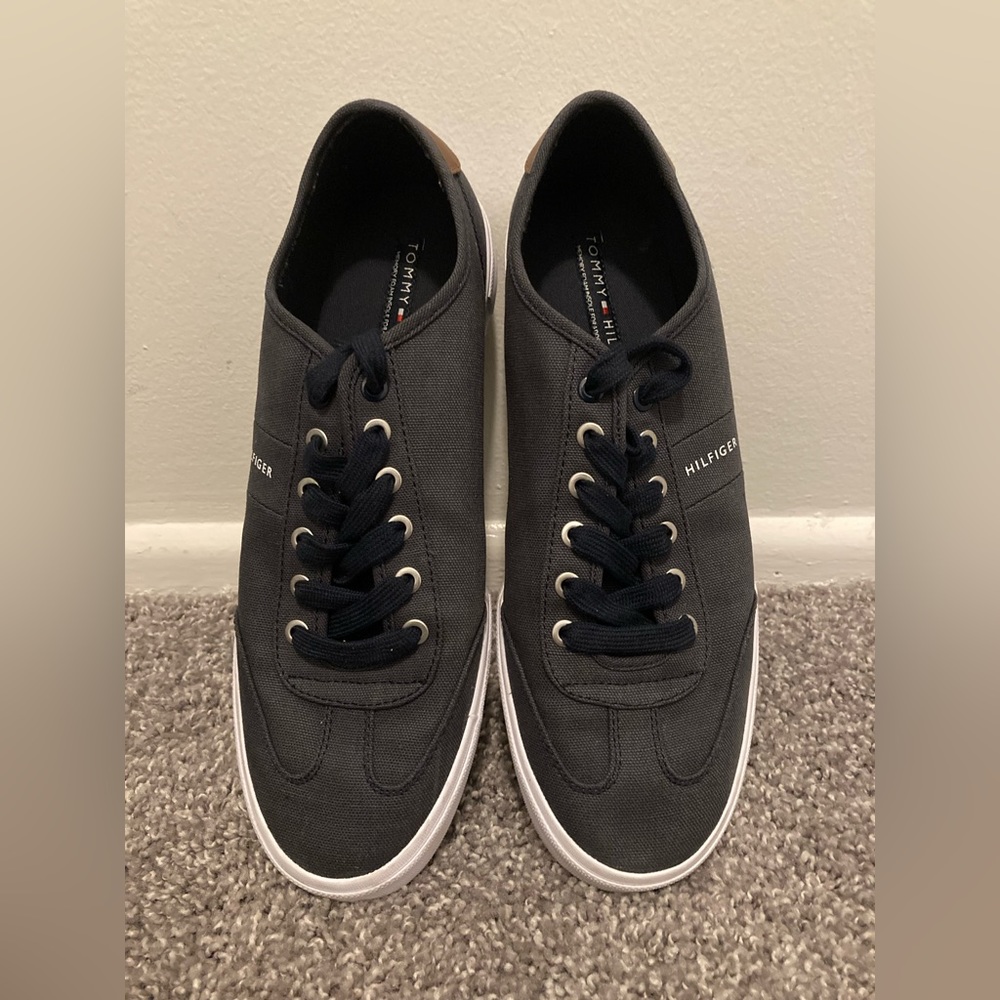 ⚫️ Tommy Pandora Low Top Sneakers